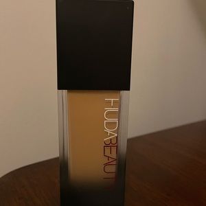 Huda Beauty foundation